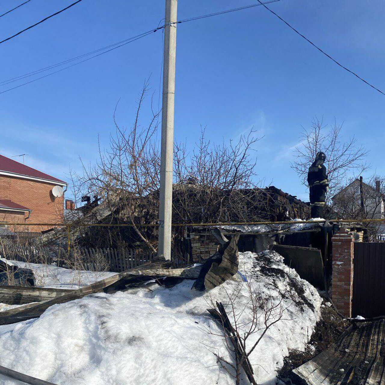 В Тольятти при пожаре в частном доме погибли три человека - РИА Новости,  18.03.2024