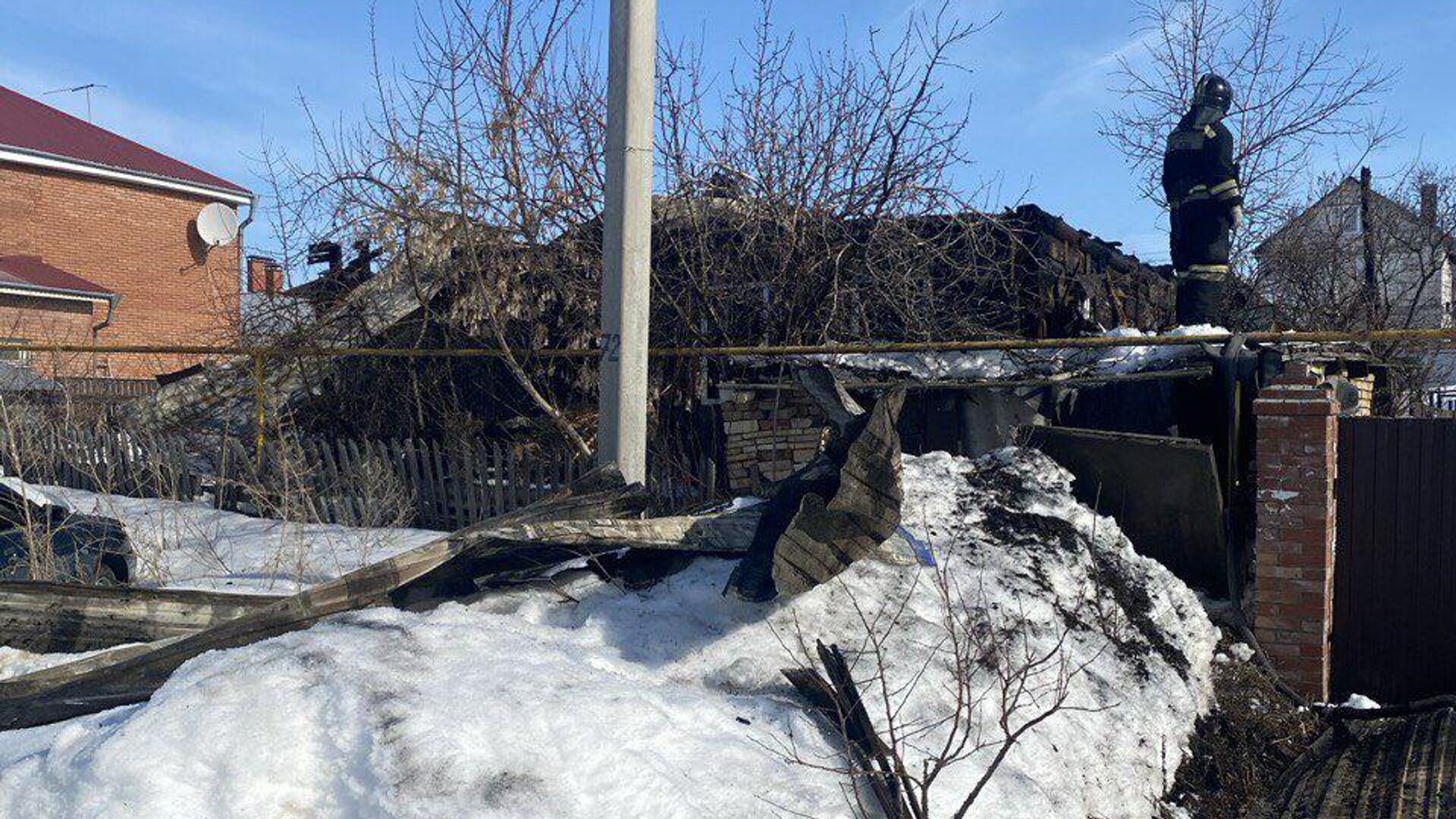 В Тольятти при пожаре в частном доме погибли три человека - РИА Новости,  18.03.2024