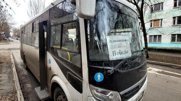 Автобус, подвергшийся атаке дрона в ДНР