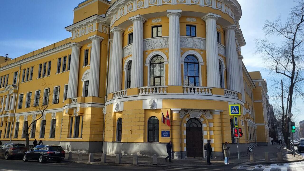 Главный корпус Московского педагогического университета (МПГУ) имени В.И. Ленина на Малой Пироговской улице в Москве - РИА Новости, 1920, 21.03.2024