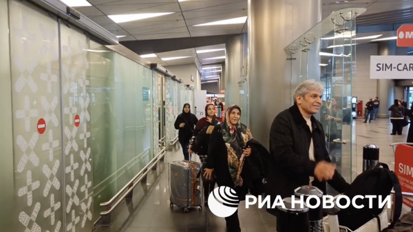 Первая группа туристов из Ирана, прилетевшая в Москву в рамках безвизового режима для туристов. 18 марта 2024
