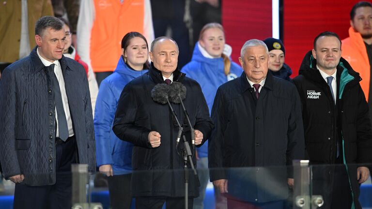 Президент РФ Владимир Путин на митинг-концерте на Красной площади в Москве, посвященном десятилетию воссоединения Крыма с Россией