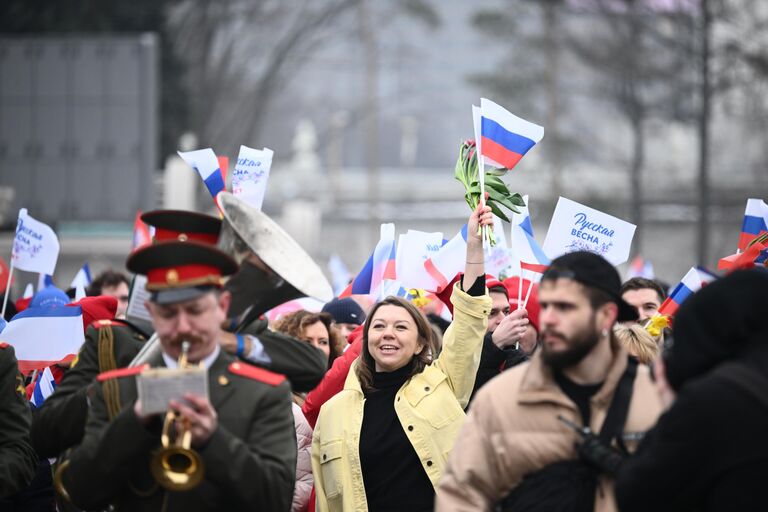 Выставка Россия. Генеральный директор выставки достижений Россия Наталья Виртуозова на праздничном шествии Крым – Севастополь – Россия НАВСЕГДА