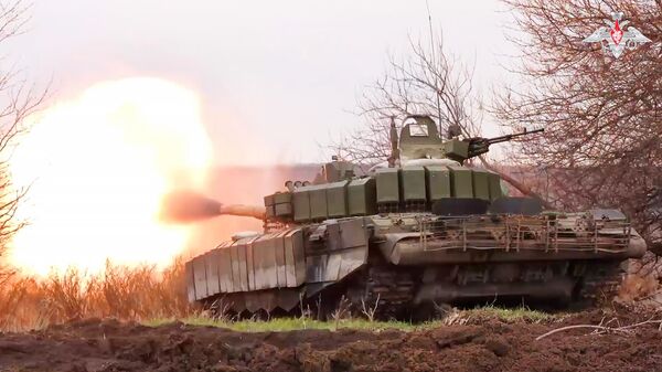 Боевая работа экипажа танка Т-72Б3 в приграничных районах Белгородской области. Архивное фото