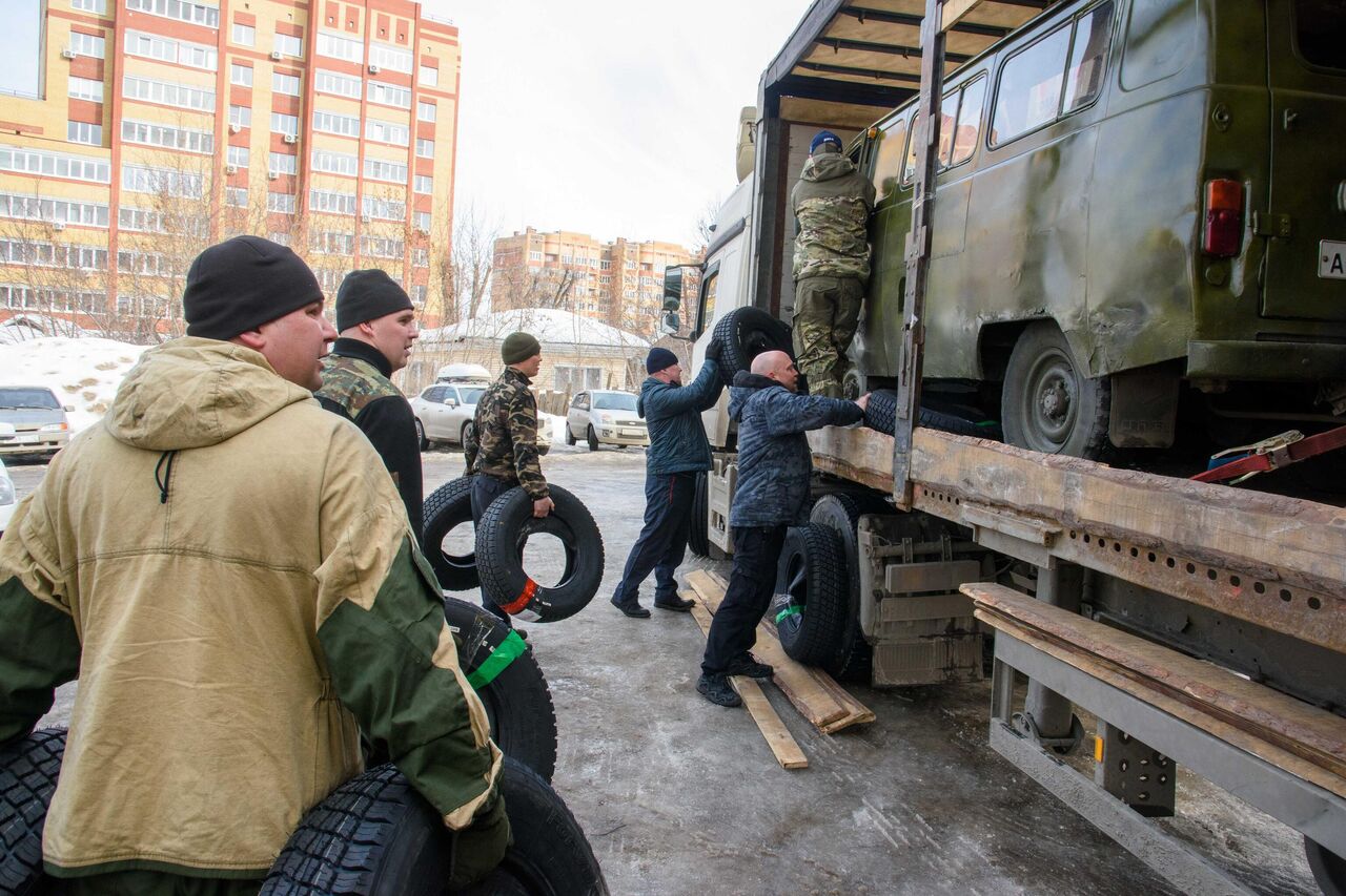 Пять автомобилей отправили из Марий Эл в зону СВО - РИА Новости, 19.03.2024