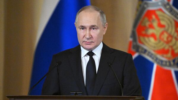 Владимир Путин выступает на расширенном заседании коллегии Федеральной службы безопасности