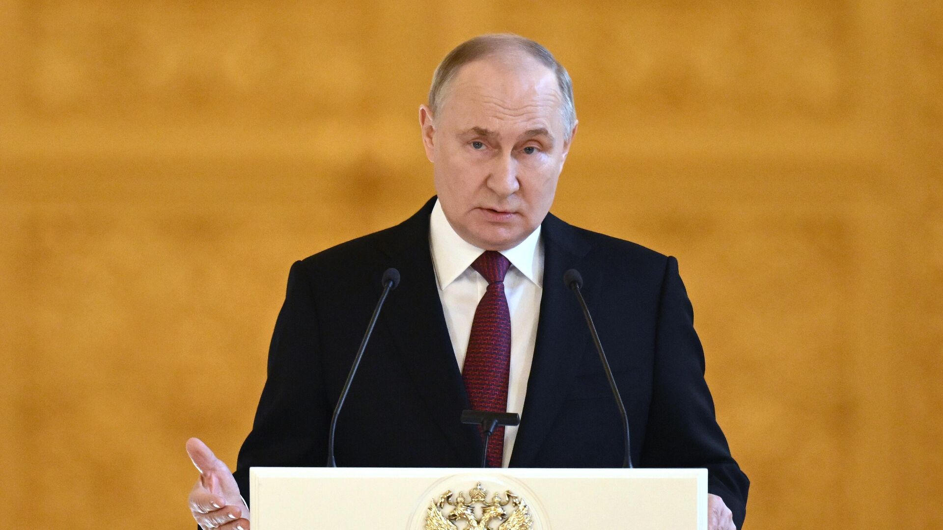 Президент России Владимир Путин проводит встречу со своими доверенными лицами в Кремле1