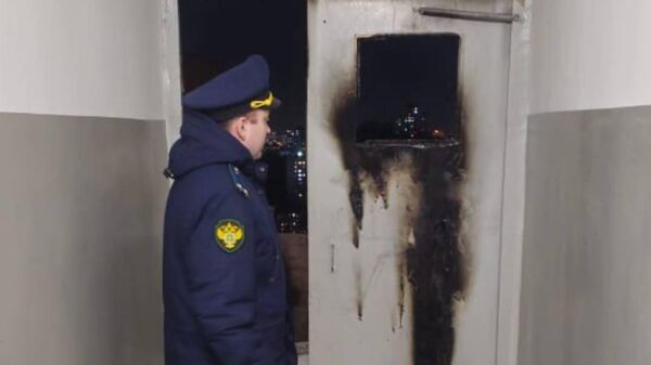 Последствия взрыва огнеопасного предмета в доме на улице Часовитина во Владивостоке