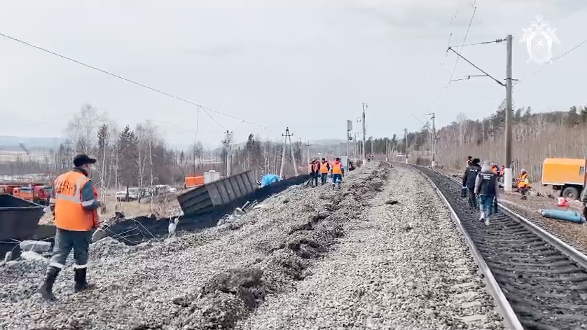 Сход вагонов железнодорожного поезда с углем на перегоне Гыршелун-Хушенга Забайкальской железной дороги  - РИА Новости, 1920, 21.03.2024