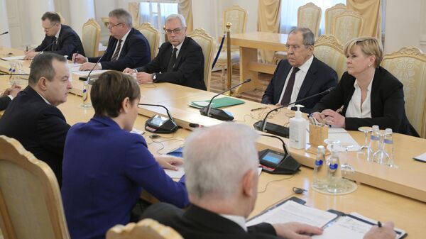 Министр иностранных дел РФ Сергей Лавров и первый вице-премьер, министр иностранных дел Сербии Ивица Дачич во время встречи в Москве