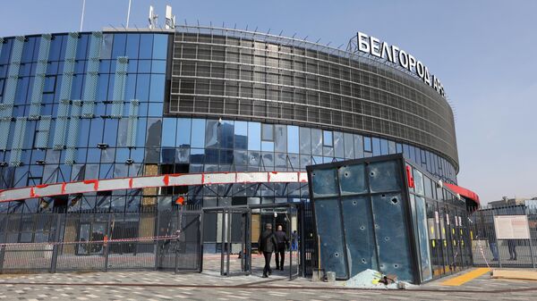 Здание многофункционального спортивно-развлекательного комплекса Белгород-Арена, частично разрушенного в результате обстрела ВСУ в Белгороде