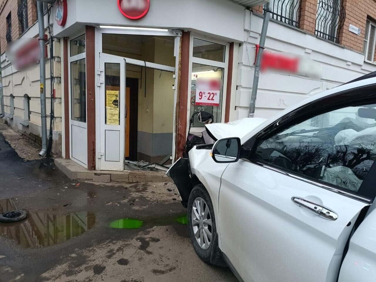 В Костроме водитель сбил на тротуаре женщину с ребенком в коляске - РИА  Новости, 21.03.2024