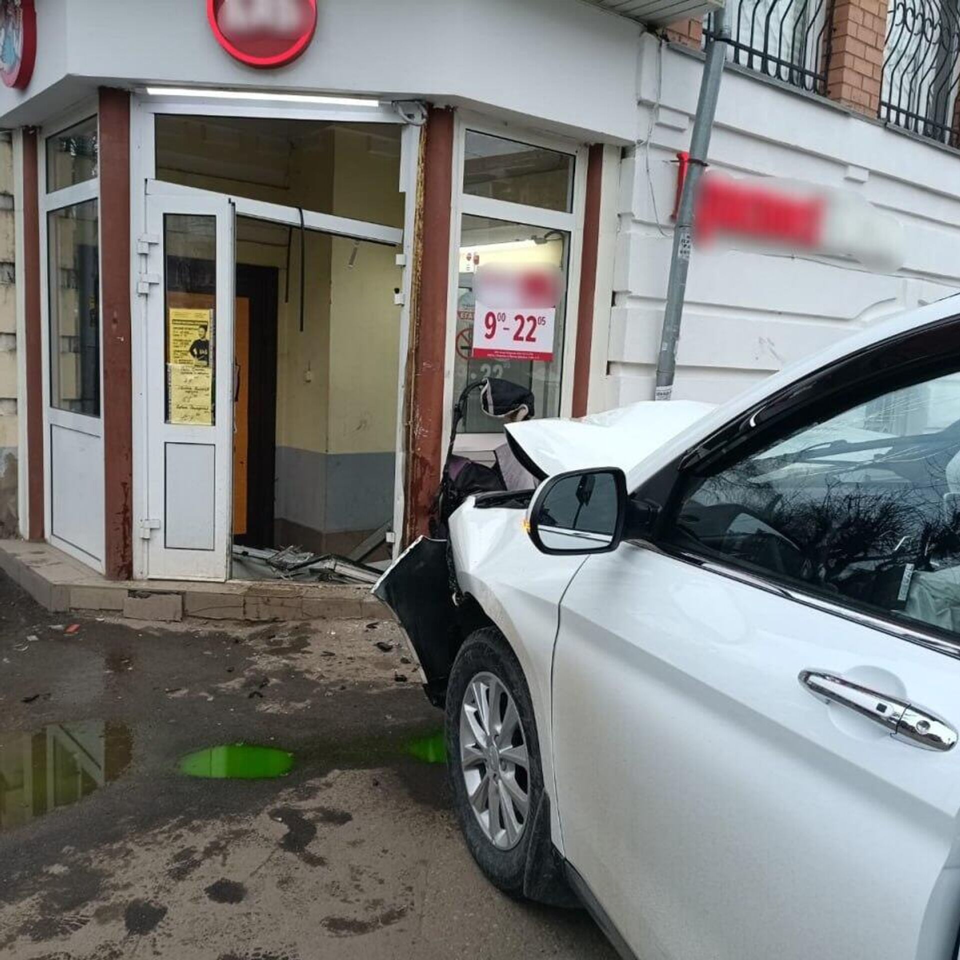 В Тюмени водитель BMW насмерть сбил ребенка на пешеходном переходе - РИА  Новости, 28.03.2024