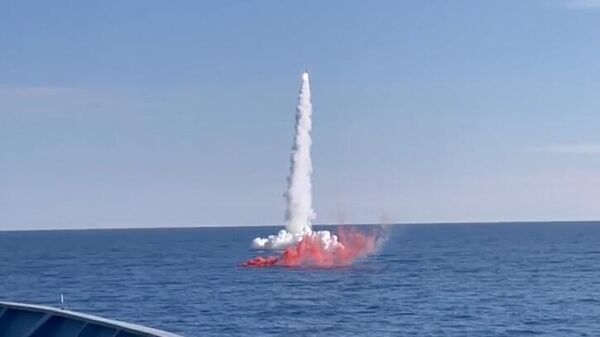 Подводная лодка Волхов Тихоокеанского флота выполнила пуск крылатой ракеты Калибр по береговой цели. 22 марта 2024