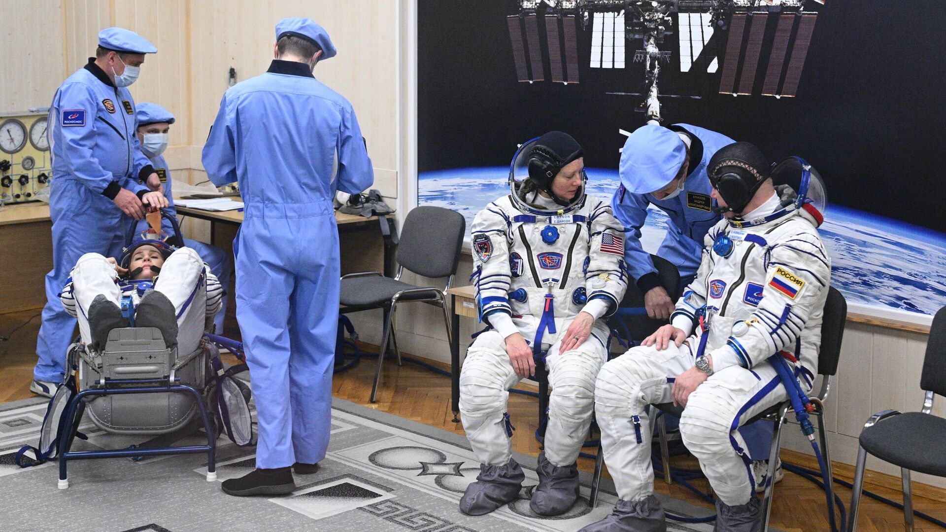 Экипаж пилотируемого корабля Союз МС-25 21-й экспедиции на МКС. 21 марта 2024 - РИА Новости, 1920, 21.03.2024
