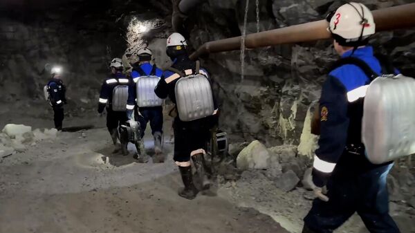 Спасатели на руднике Пионер в Амурской области