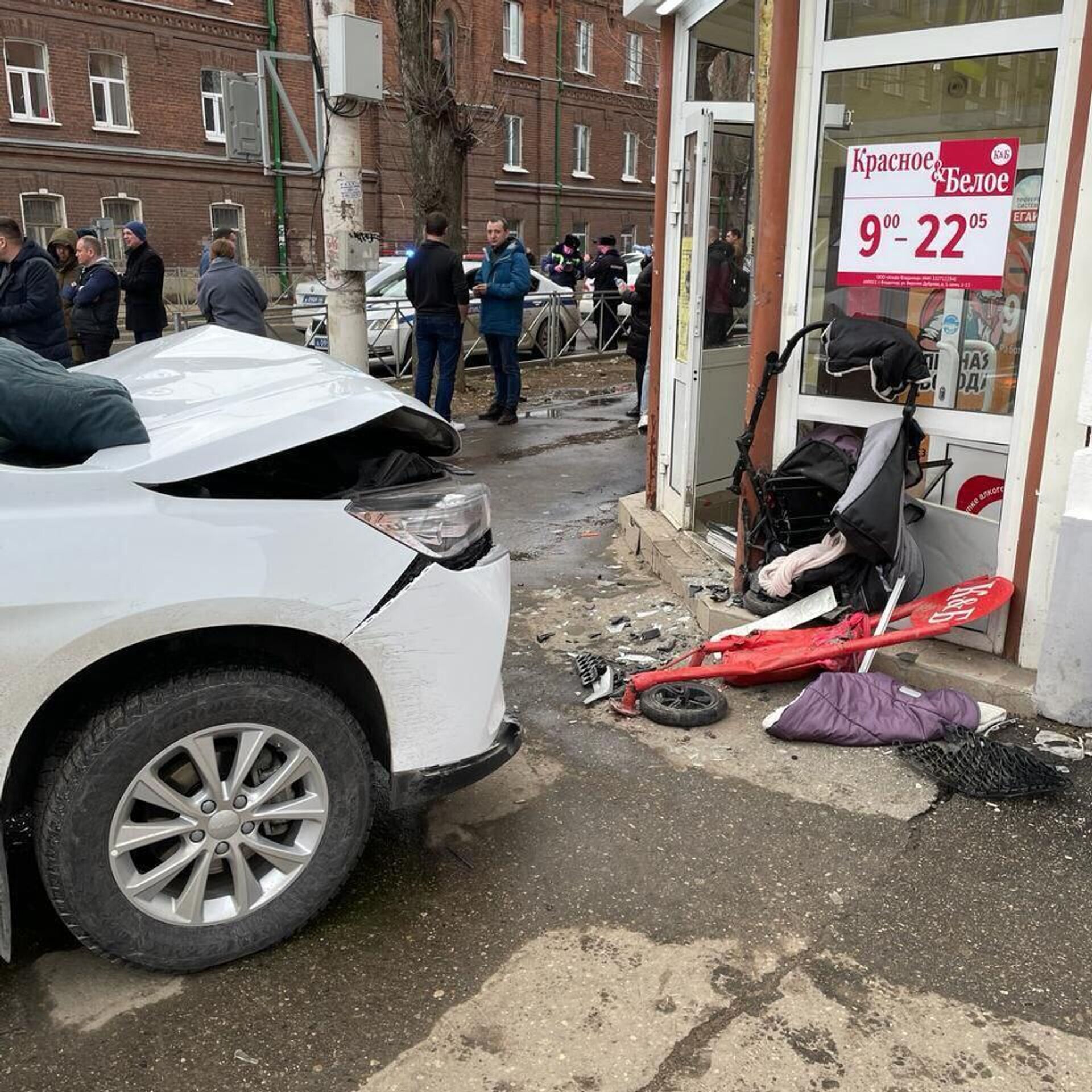 В Костроме рассказали о пострадавшем в ДТП на тротуаре ребенке - РИА  Новости, 22.03.2024