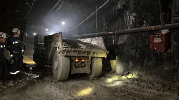 Спецтехника на руднике Пионер в Амурской области