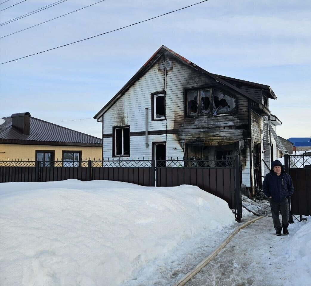 Место пожара в частном доме в Бижбулякском районе Башкирии - РИА Новости, 1920, 22.03.2024