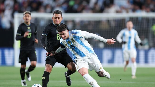 Товарищеский матч по футболу между сборными Аргентины и Сальвадора 