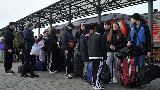 Дети из Белгородской области на железнодорожном вокзале в Тамбове