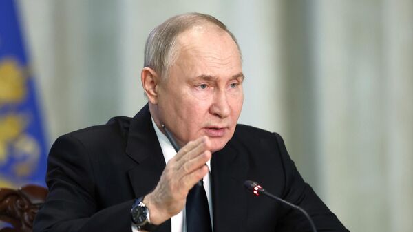 Президент РФ Владимир Путин выступает на расширенном заседании коллегии Генеральной прокуратуры РФ