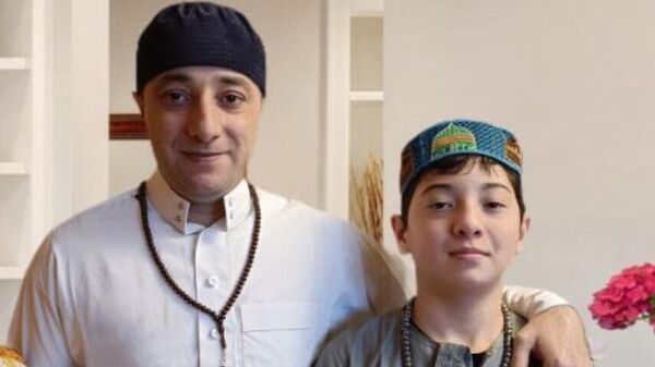 Семья Халиловых - отец Бахтиëр и 15-летний Ислам