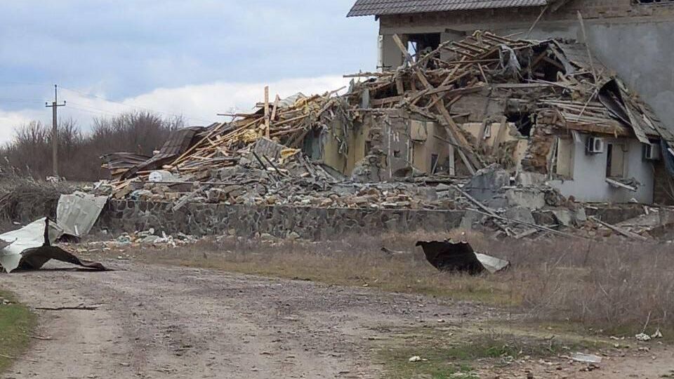 Последствия обстрелов левобережья Херсонской области со стороны ВСУ - РИА Новости, 1920, 17.06.2024