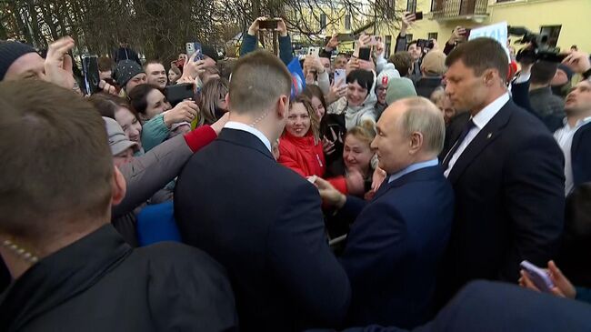 Мы вас ждали. Путин общается с жителями Торжка