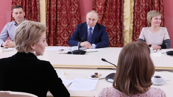 Путин оценил роль культуры в переломные и трагические для страны моменты