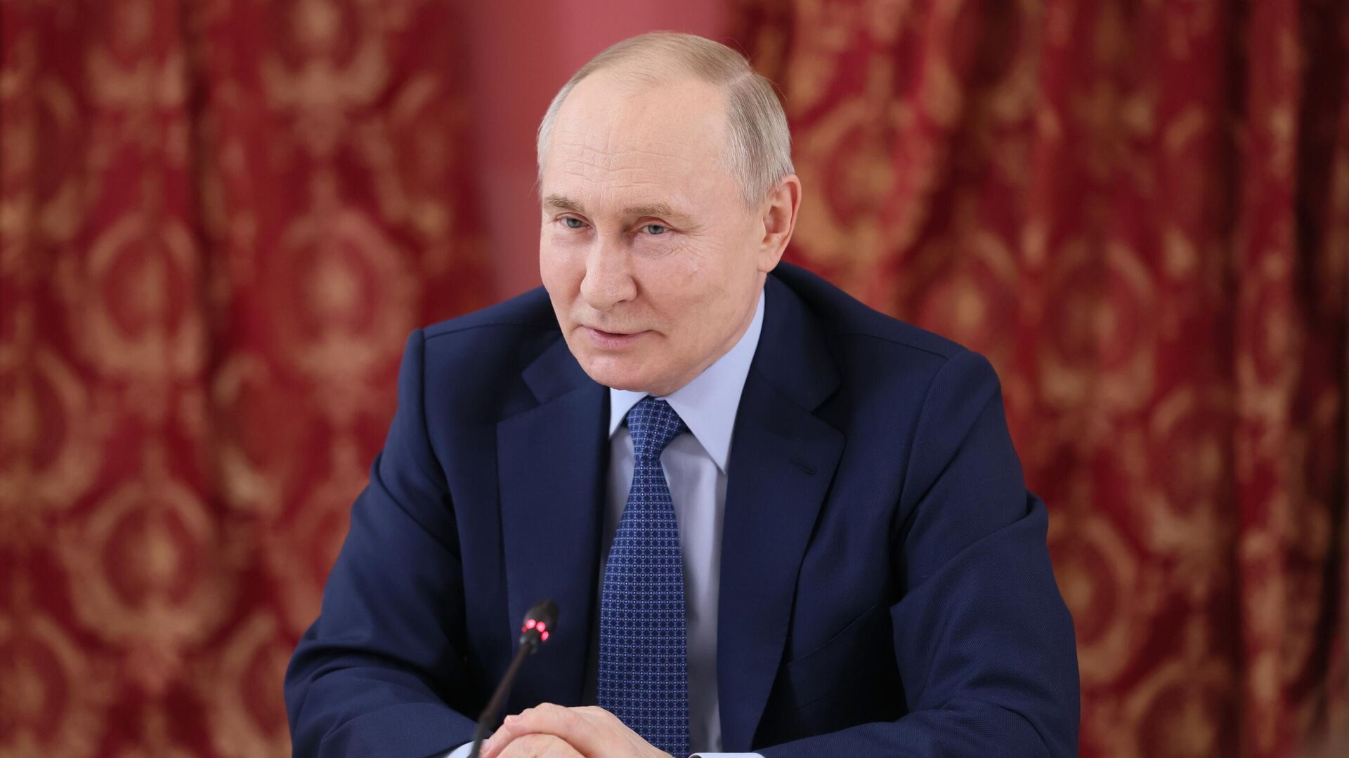 Путин призвал беречь единство народа и исключил нападение России на Европу
