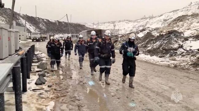 Аварийно-спасательные работы на руднике Пионер  Аварийно-спасательные работы на руднике Пионер