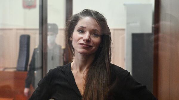 Журналистка издания Sota Vision* Антонина Фаворская (настоящая фамилия Кравцова) в Басманном суде
