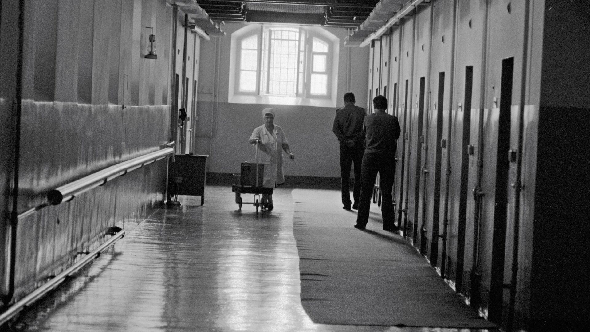 Коридор СИЗО - РИА Новости, 1920, 09.11.2025