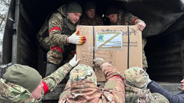 Разгрузка гуманитарного груза из Орловской области военнослужащих в зоне СВО