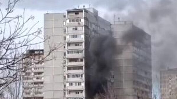 Место пожара в многоквартирном доме на улице Озерной в Москве. 30 марта 2024