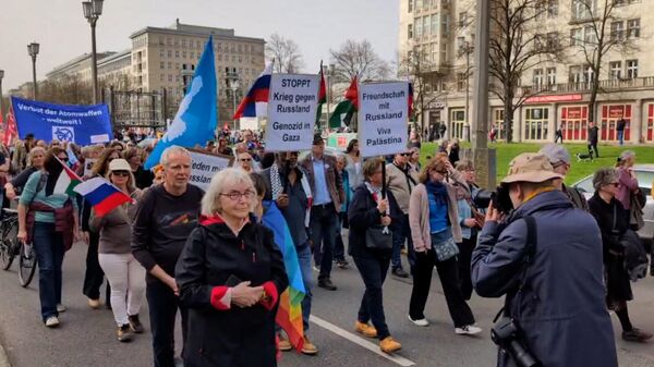 Демонстрация в Берлине против вовлечения Германии в конфликт на Украине