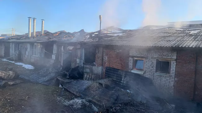 Последствия пожара в рыбном цеху в городском округе Химки