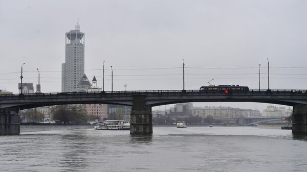 Новоспасский мост в Москве