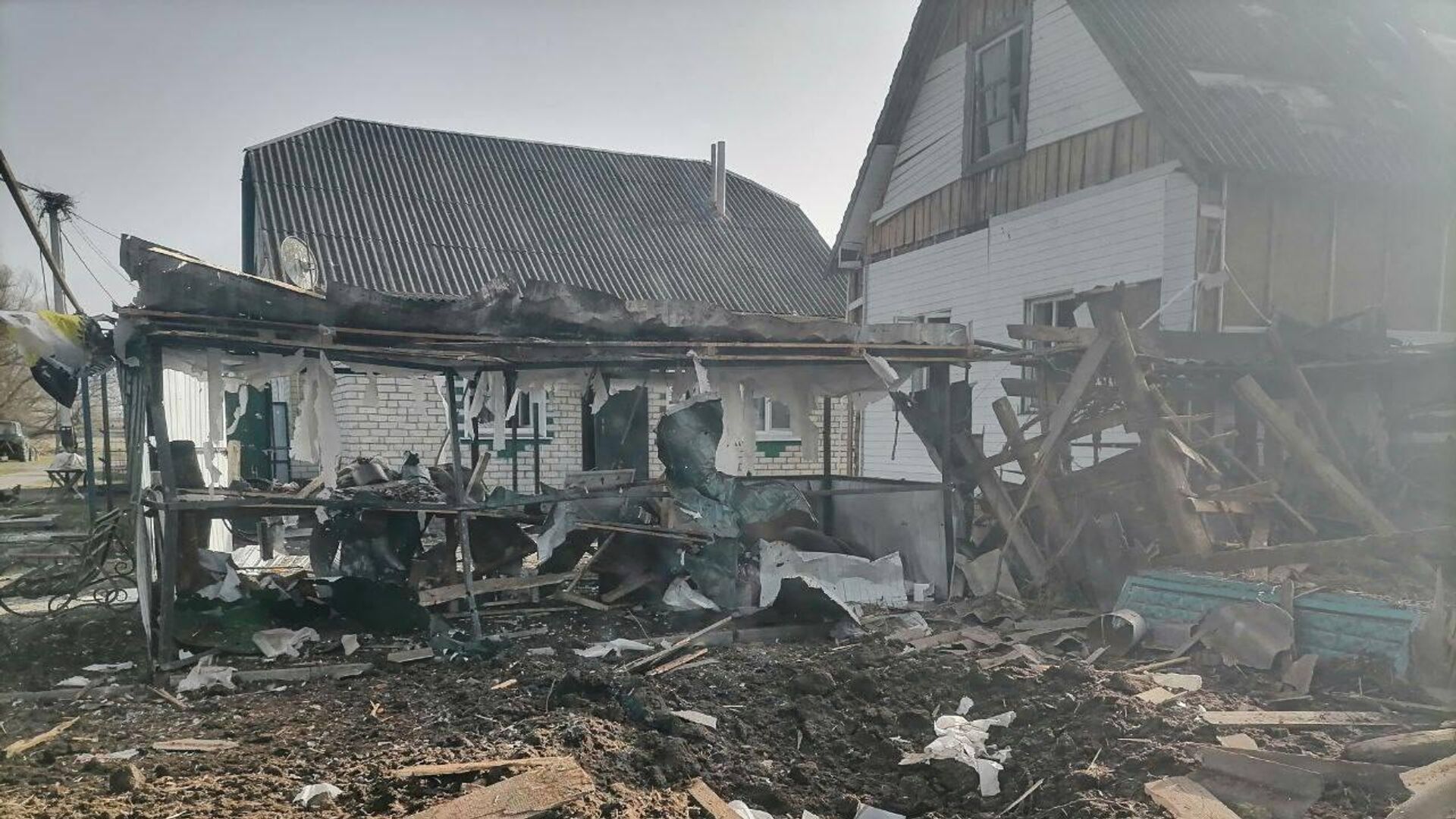 Последствия обстрела села Дунайка Белгородской области со стороны ВСУ1