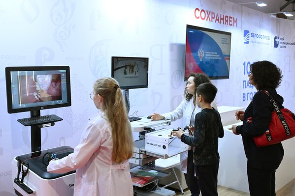 Выставка Россия. Презентация VR-тренажера для будущих хирургов