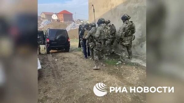 Задержание подозреваемых, планировавших теракты в Дагестане. Кадры ФСБ РФ