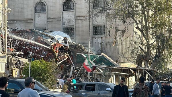 Место ракетного удара Израиля рядом с посольством Ирана в Дамаске