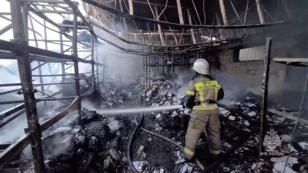 Место пожара на складе в Симферополе. 2 апреля 2024