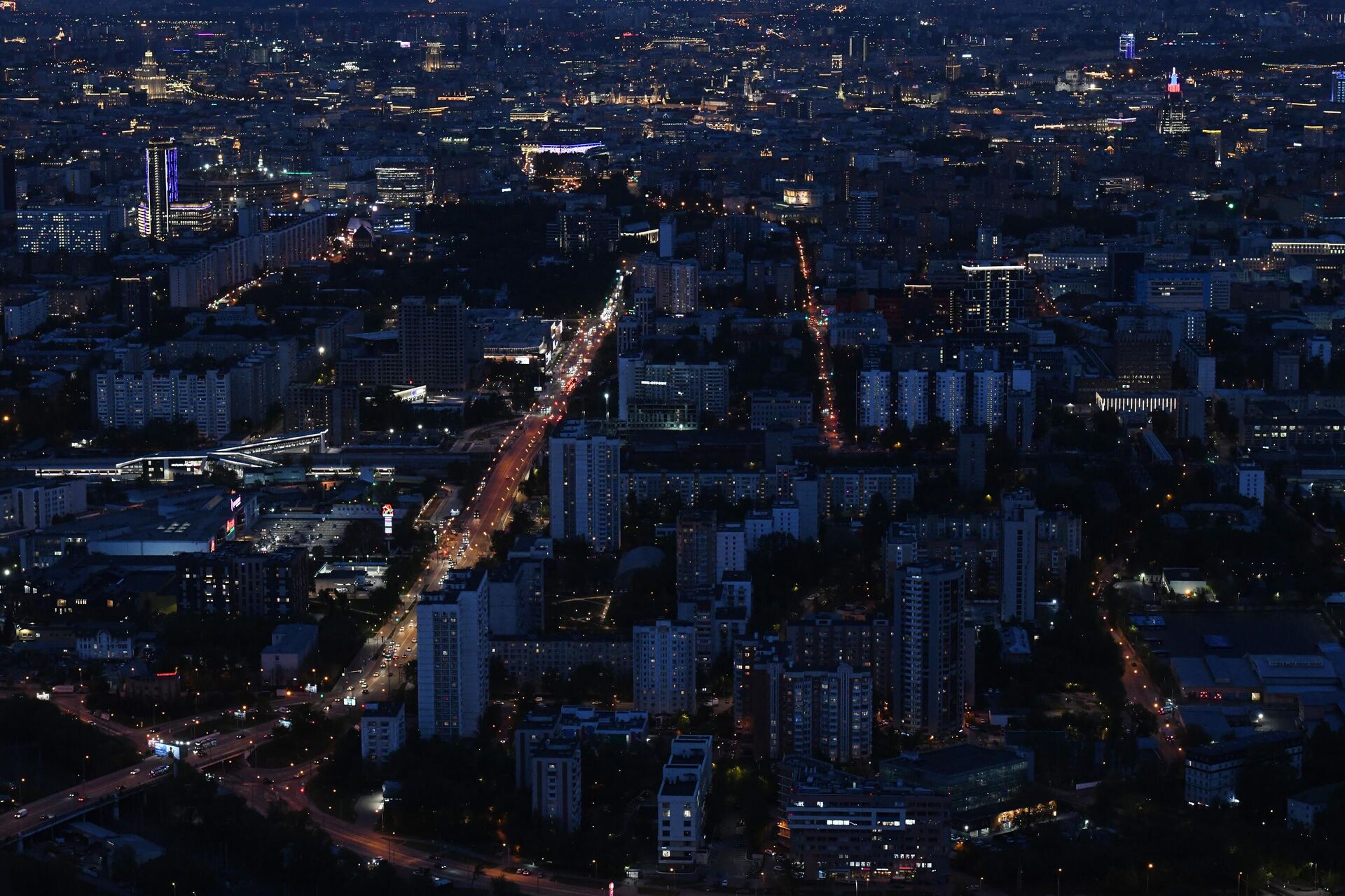 Вид на Москву со смотровой площадки Останкинской телебашни - РИА Новости, 1920, 02.04.2024
