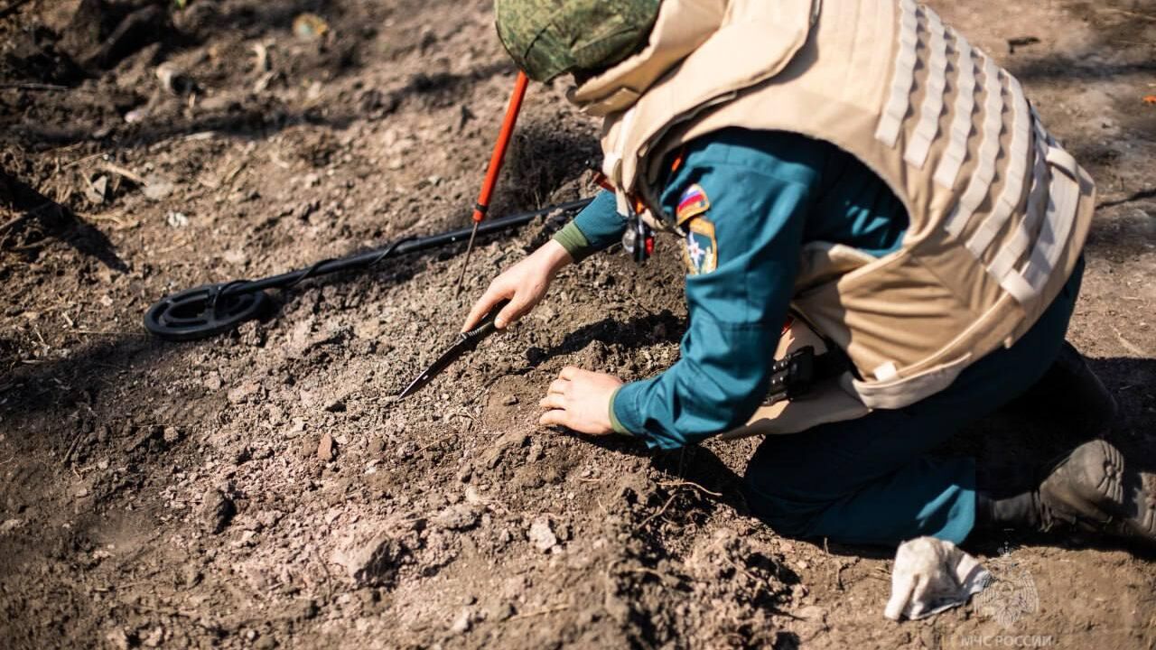 Проведение пиротехнических работ в ЛНР.  - РИА Новости, 1920, 02.04.2024