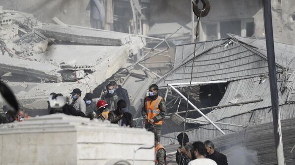 Последствия авиаудара Израиля по Дамаску в Сирии, в результате которого было разрушено здание консульства Ирана