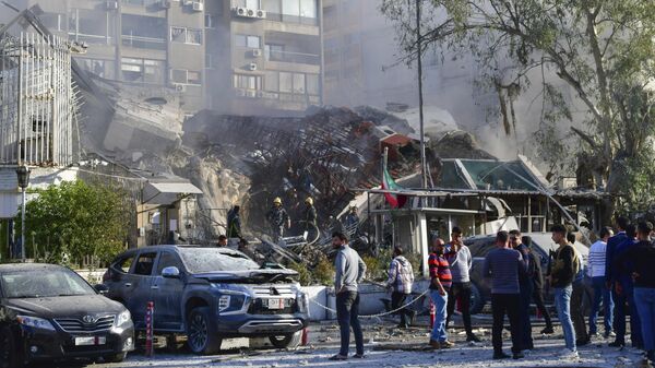 Последствия авиаудара Израиля по Дамаску в Сирии, в результате которого было разрушено здание консульства Ирана. 2 апреля 2024
