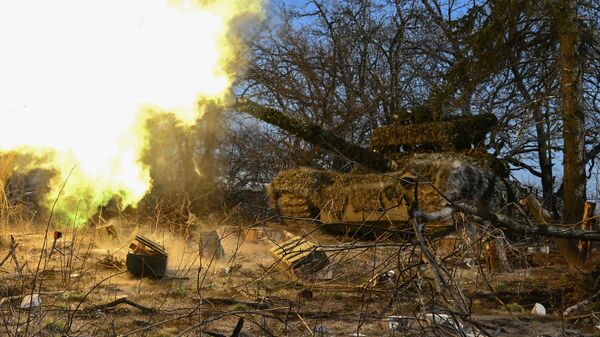 Танк Т-72 во время выполнения боевых задач в зоне специальной военной операции