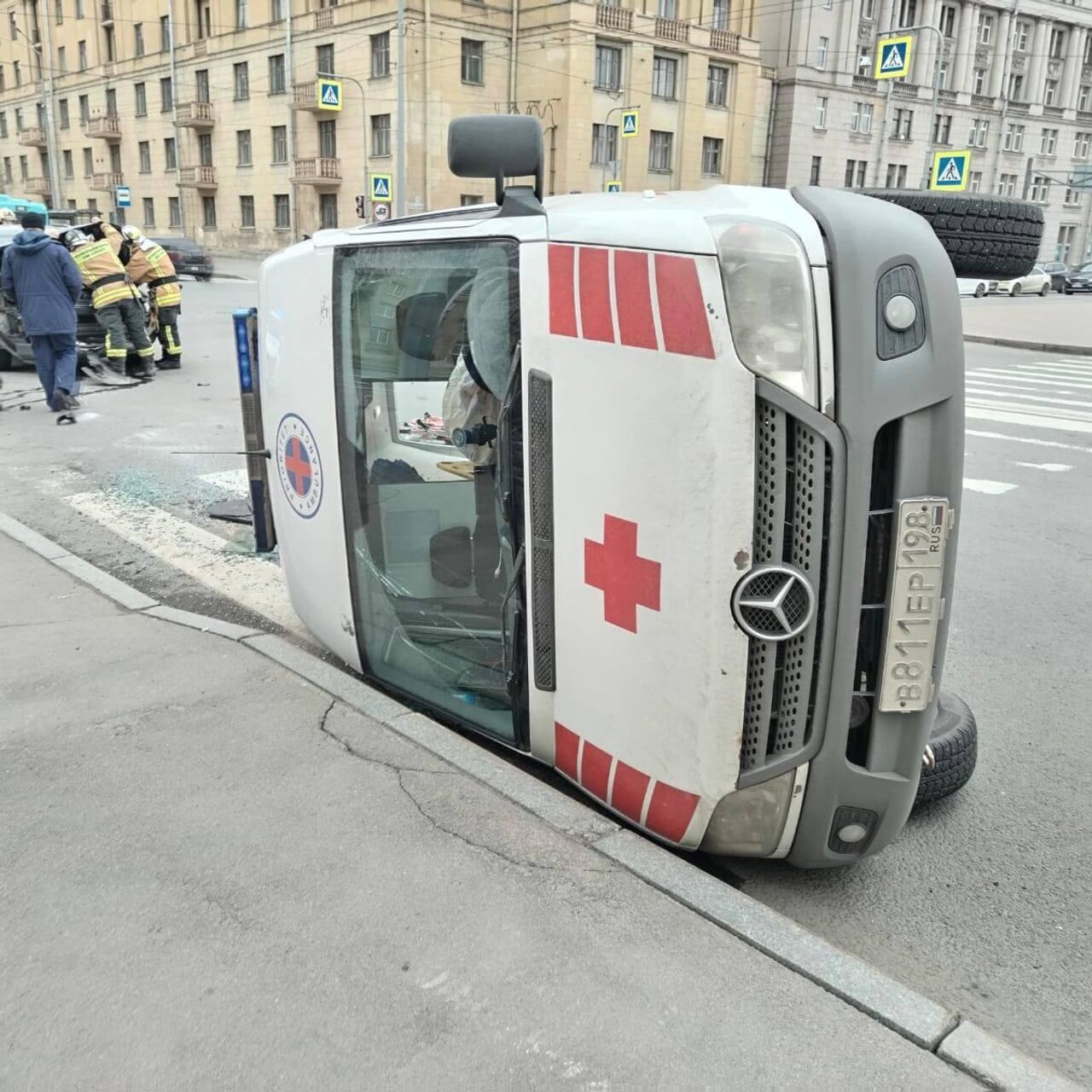 В Петербурге автомобиль столкнулся с машиной скорой помощи - РИА Новости,  02.04.2024